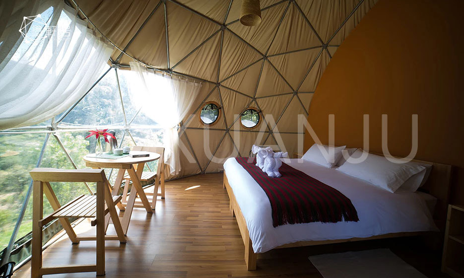 Geodesic Dome Tent hotel