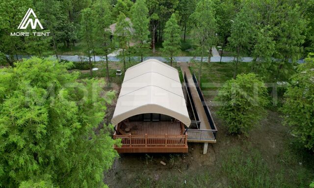 Double layered roof design of glamping tent