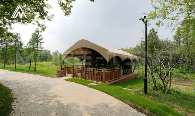Luxury glamping tent redefines outdoor travel experience